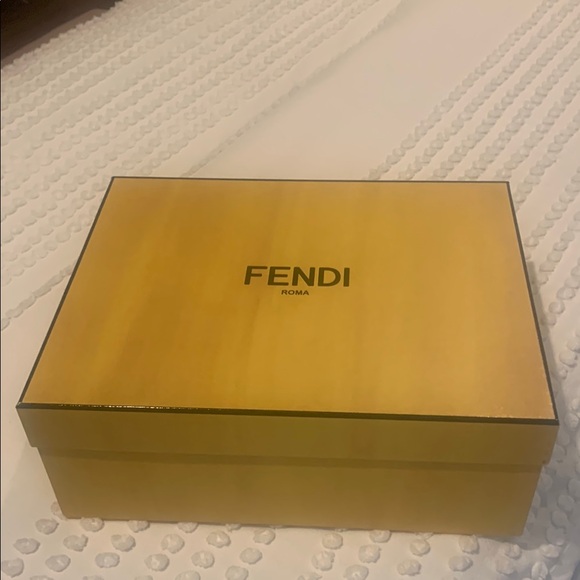 Fendi Golden Box - Picture 2 of 6